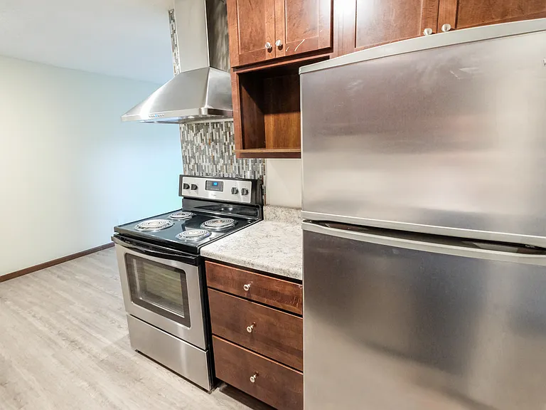 Lakehill Apartments — Photo 25