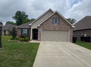 9382 Briarcrest St, Shreveport, LA 71106