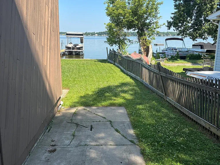 425 E Shore Dr #1 — Photo 9