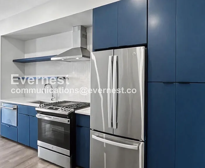 500 Merritt Ave #213 — Photo 4