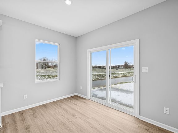 5th image of 5041 Rolling Meadow Blvd