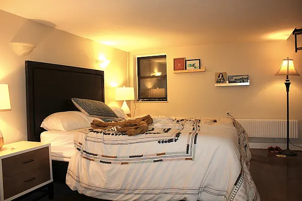 Rented by Meraki Realty LLC | media 17