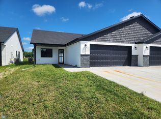 1394 Prairie Ln, Wahpeton, ND 58075