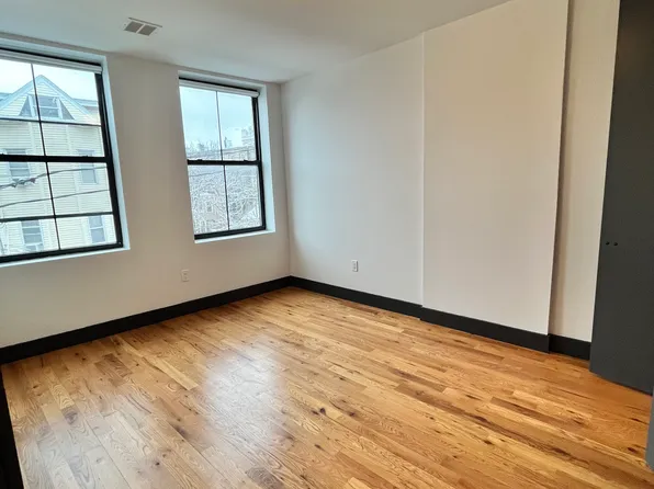 568 Communipaw Avenue image 12 of 25