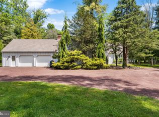 37 Bridge One Ln, Pipersville, PA 18947