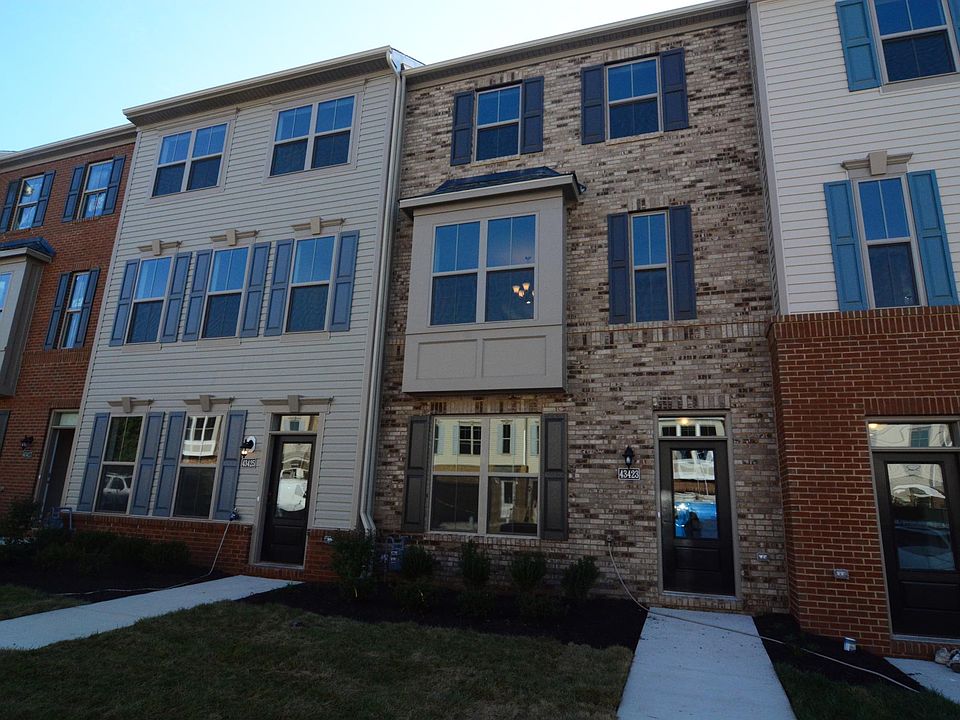 2nd image of 43423 Robey Sq