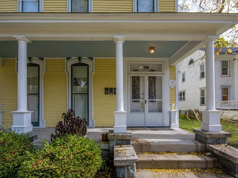 158 Prospect Ave NE #3 — Photo 3