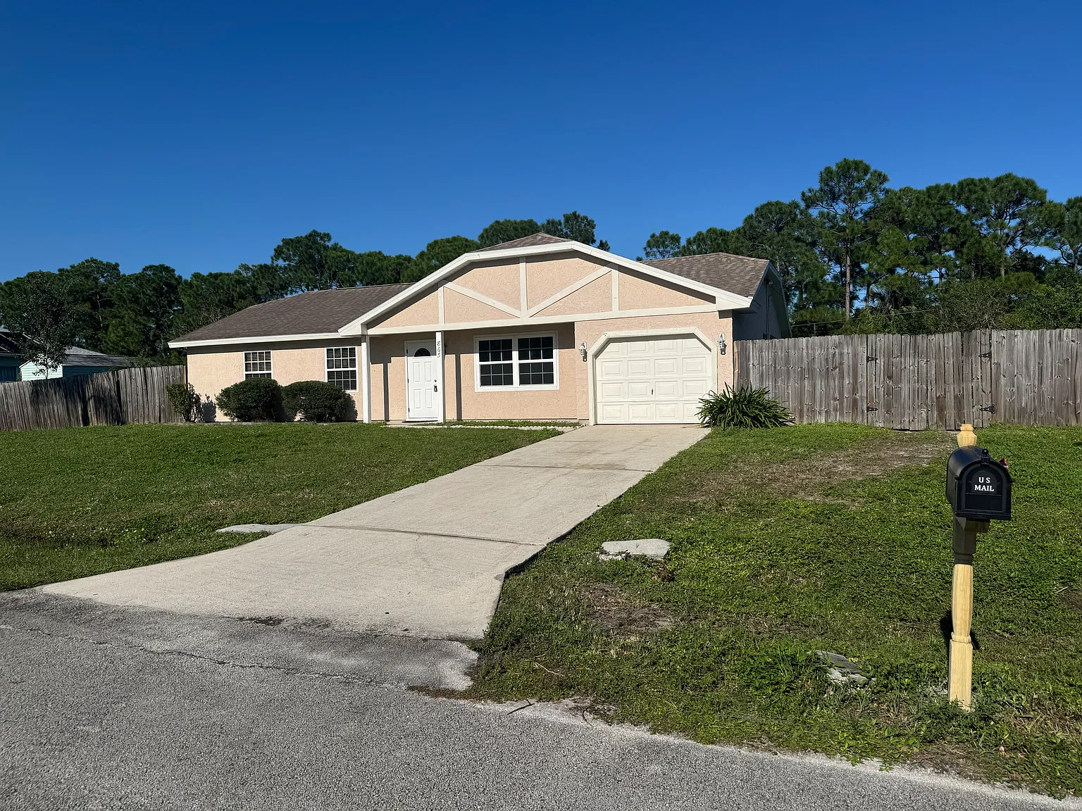 3 bed, 1204 sqft, $1,785 — Photo 3