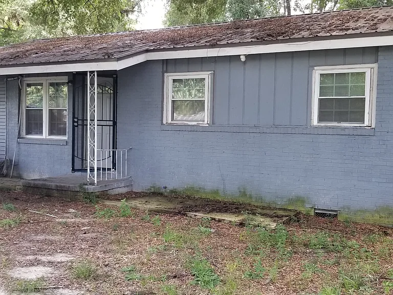 306 Kingsbury Cir — Photo 1