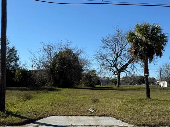 251 Maple St, Biloxi, MS 39530