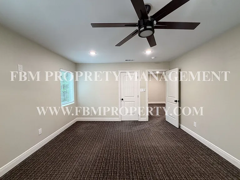 338 Post Oak Dr — Photo 23