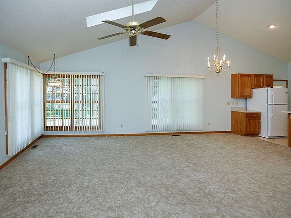 2909 hunters place-104