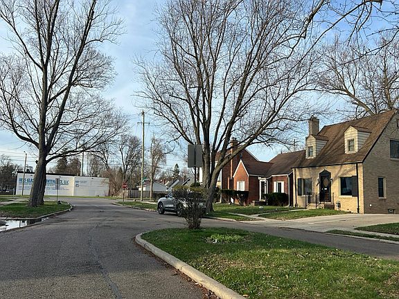 4th image of 16869 Braile St