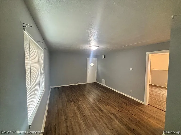 32057 Cheboygan Ct — Photo 7