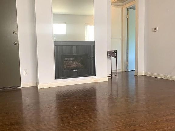 2nd image of 13052 Moorpark St #104