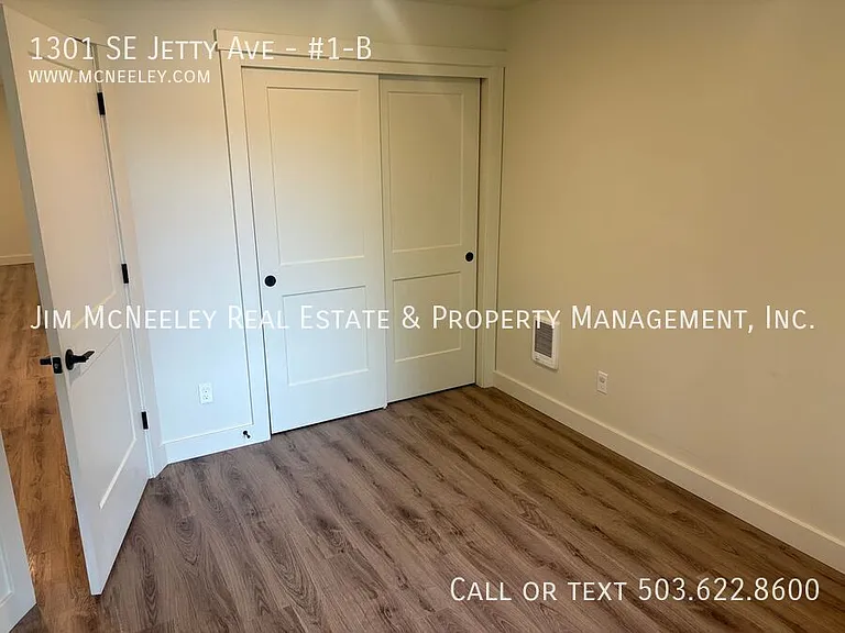 1301 SE Jetty Ave #1-B — Photo 11