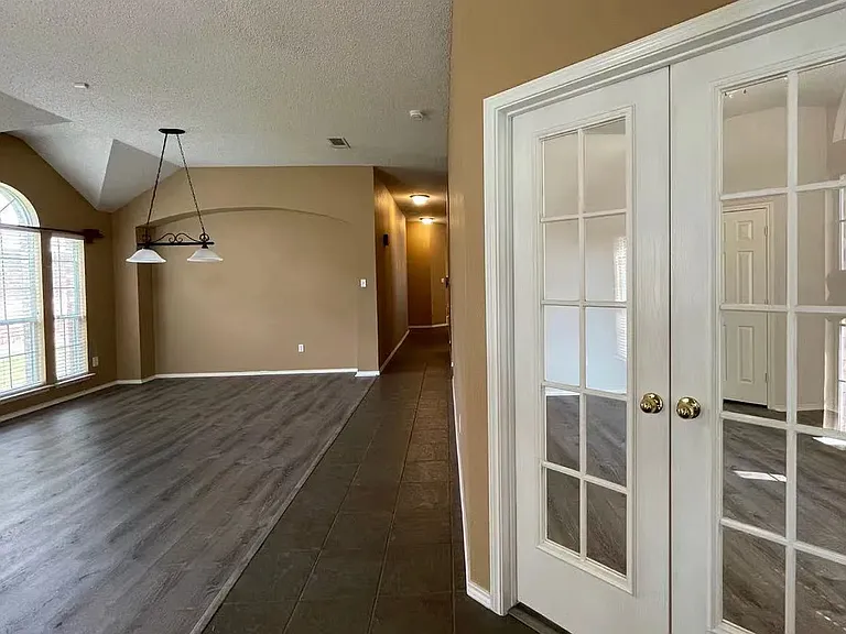 5106 Springflower Dr — Photo 5