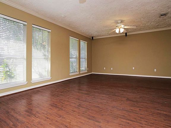 2nd image of 14238 Sylvia Dr