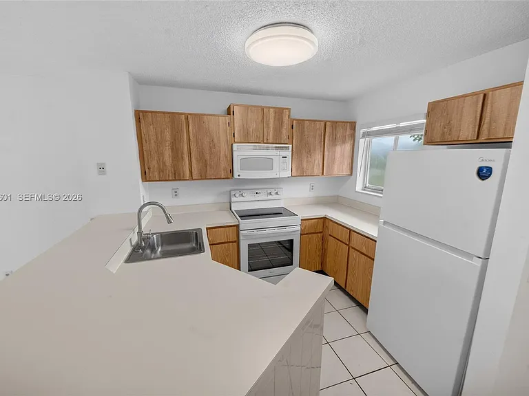 8750 N Sherman Cir #305 — Photo 49