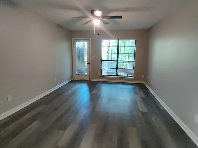 813 Chickamauga Ave — Photo 2