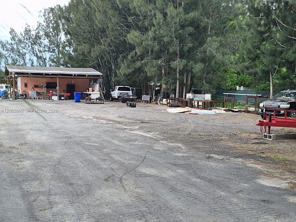 4th image of 160 N Granja St