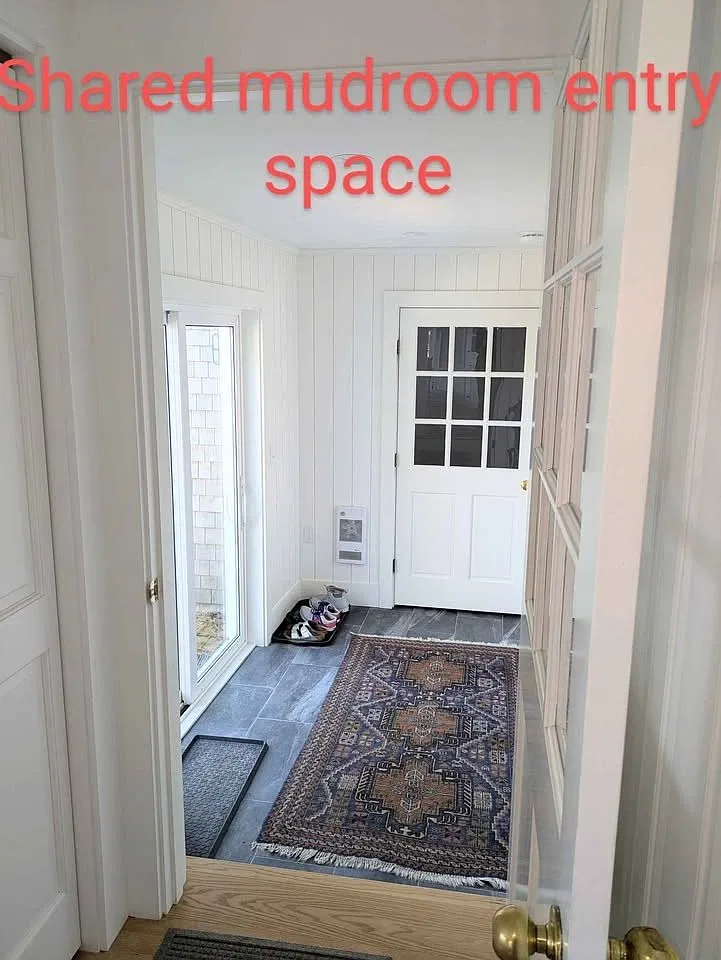 20 Andrews Avenue — Photo 2