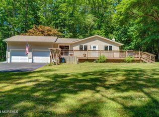 210 Peskin Rd, Farmingdale, NJ 07727