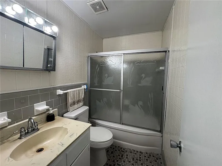 1054 Gallen Ct — Photo 21
