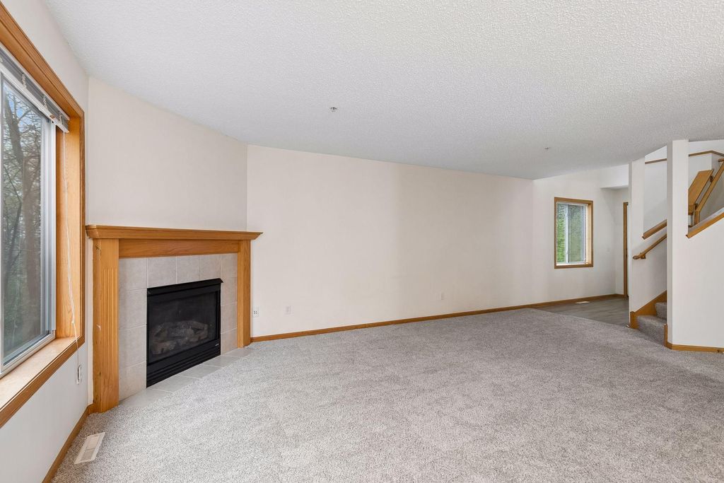 Apartment in Chaska, Hazeltine - View 4