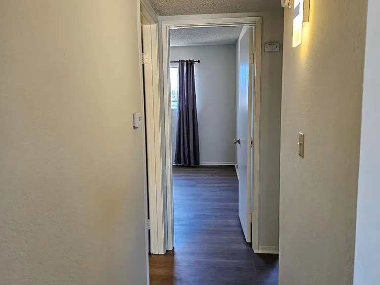 317 N Garfield Ave #4 — Photo 6