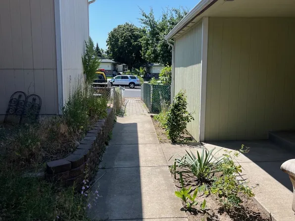 1725 E Boone Ave, Spokane, WA 99202