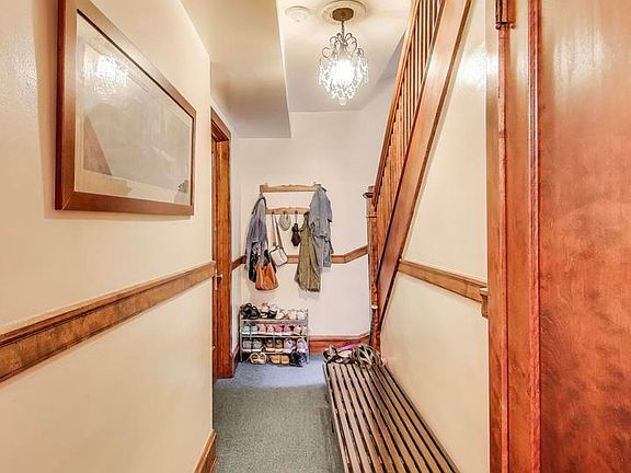 5th image of 1457 W Rosemont Ave #G
