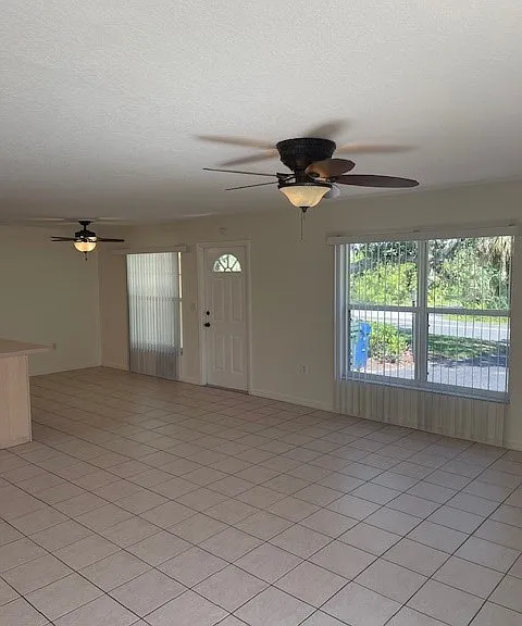 1861 Shoreland Dr — Photo 3