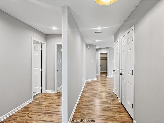 4th image of 2203 Spyglass Dr