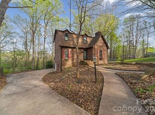 200 Maple Ct, Lexington, NC 27295