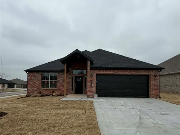 2300 N Zane St, Siloam Springs, AR 72761