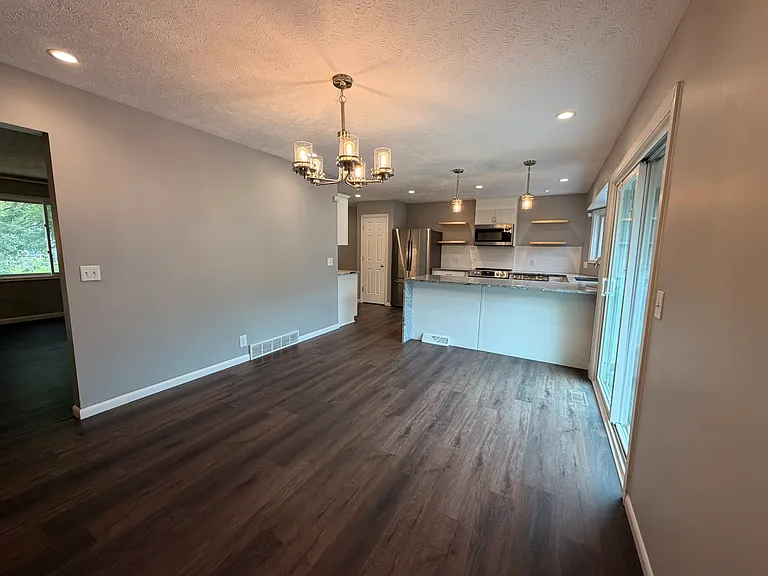 2307 Brighton Dr — Photo 9