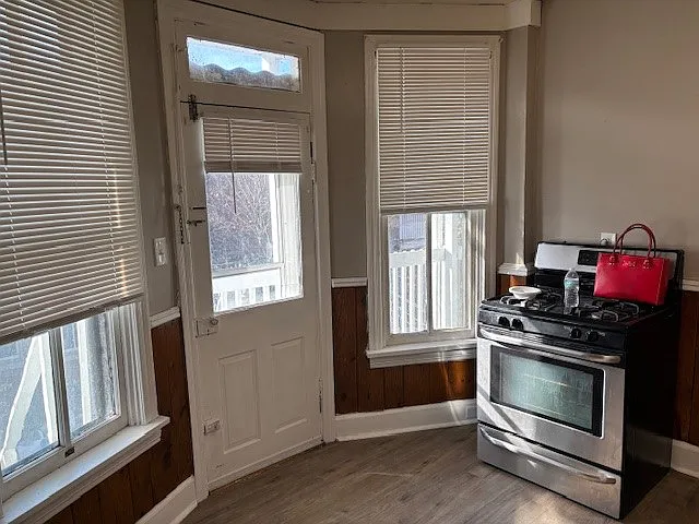 3 bed, 1060 sqft, $1,350 — Photo 3