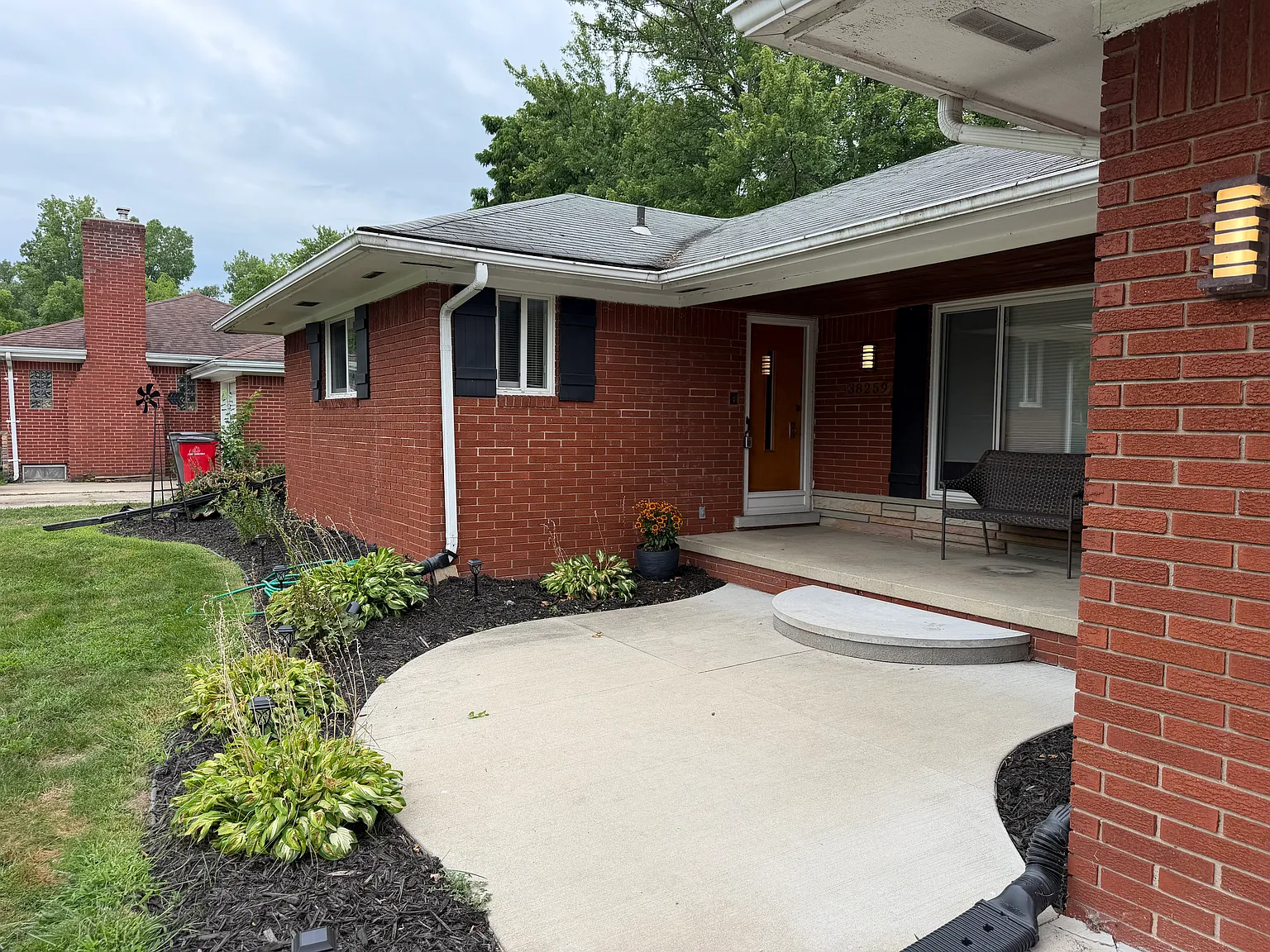 38259 Sheffield St — Photo 4