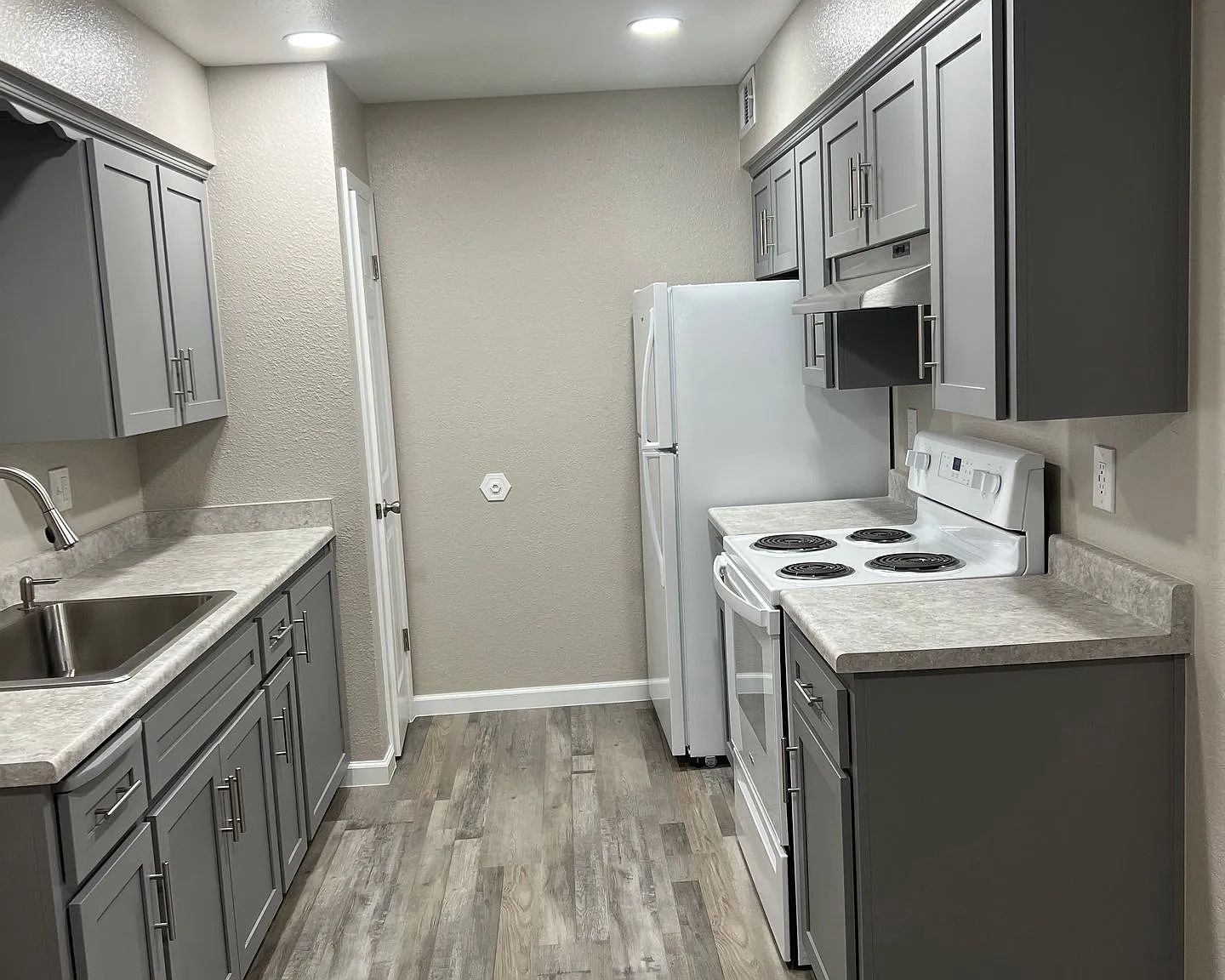Meadowbrook Apartments — Photo 2