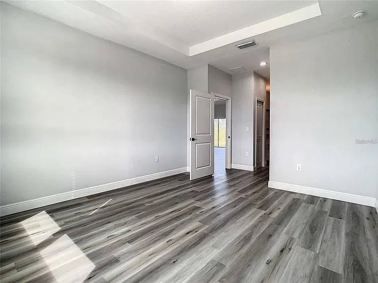 15504 Greenwood Ave — Photo 9