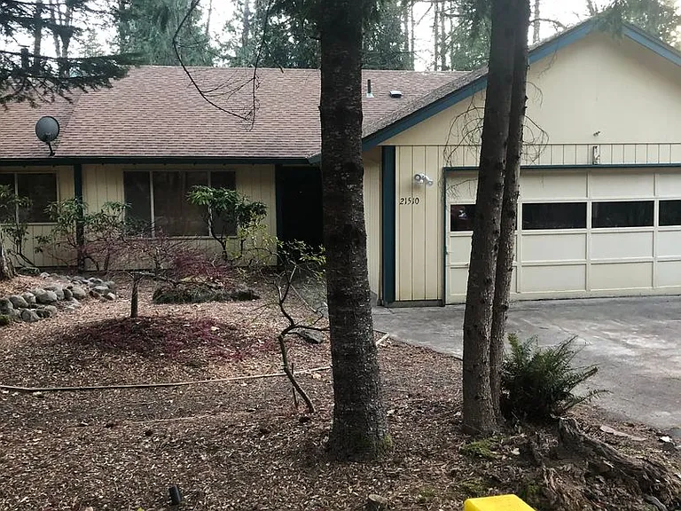 21510 E Hideaway Ln — Photo 2
