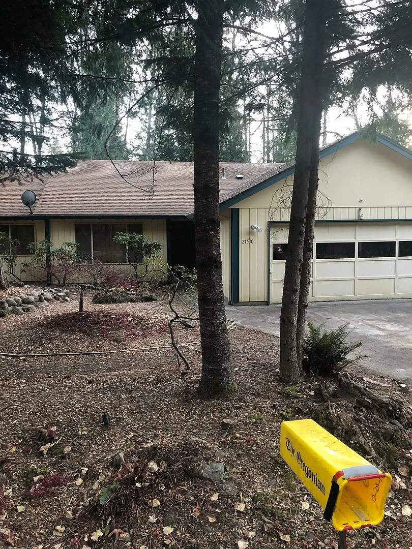 Building Photo - 21510 E Hideaway Ln