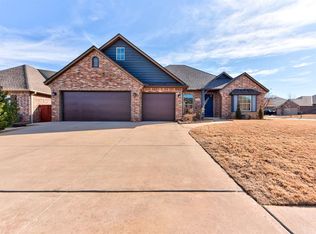 3217 Skye Ridge Dr, Norman, OK 73069