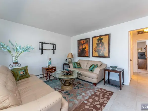 41 Mount Pleasant Avenue, Woodland Park, NJ 07424