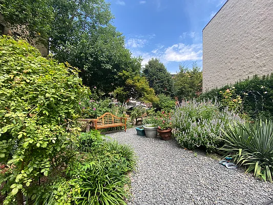 Rented by Ardent Property Group LLC | media 26