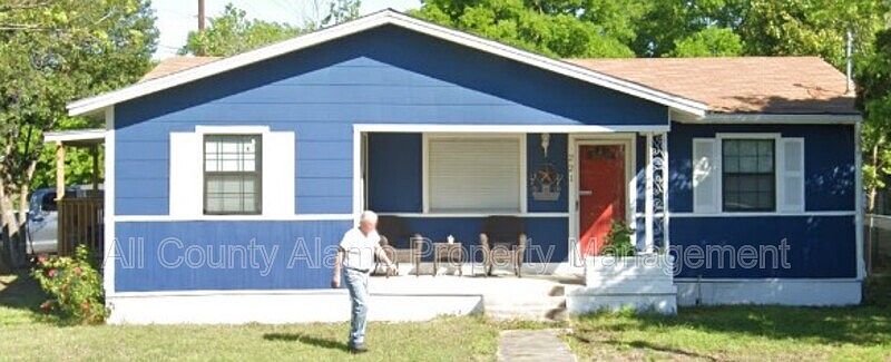 1st image of 221 Legion Dr W