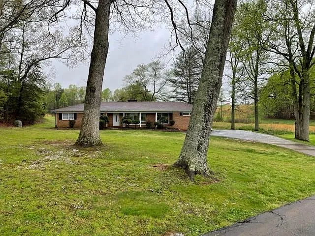 4675 S State Highway 16 — Photo 1
