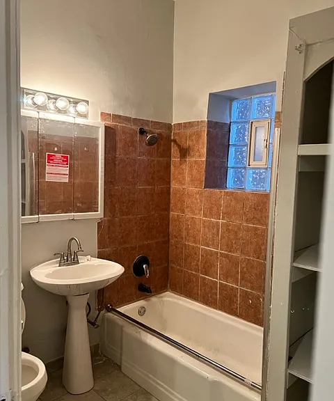 4540 N Sheridan Rd #3 — Photo 10