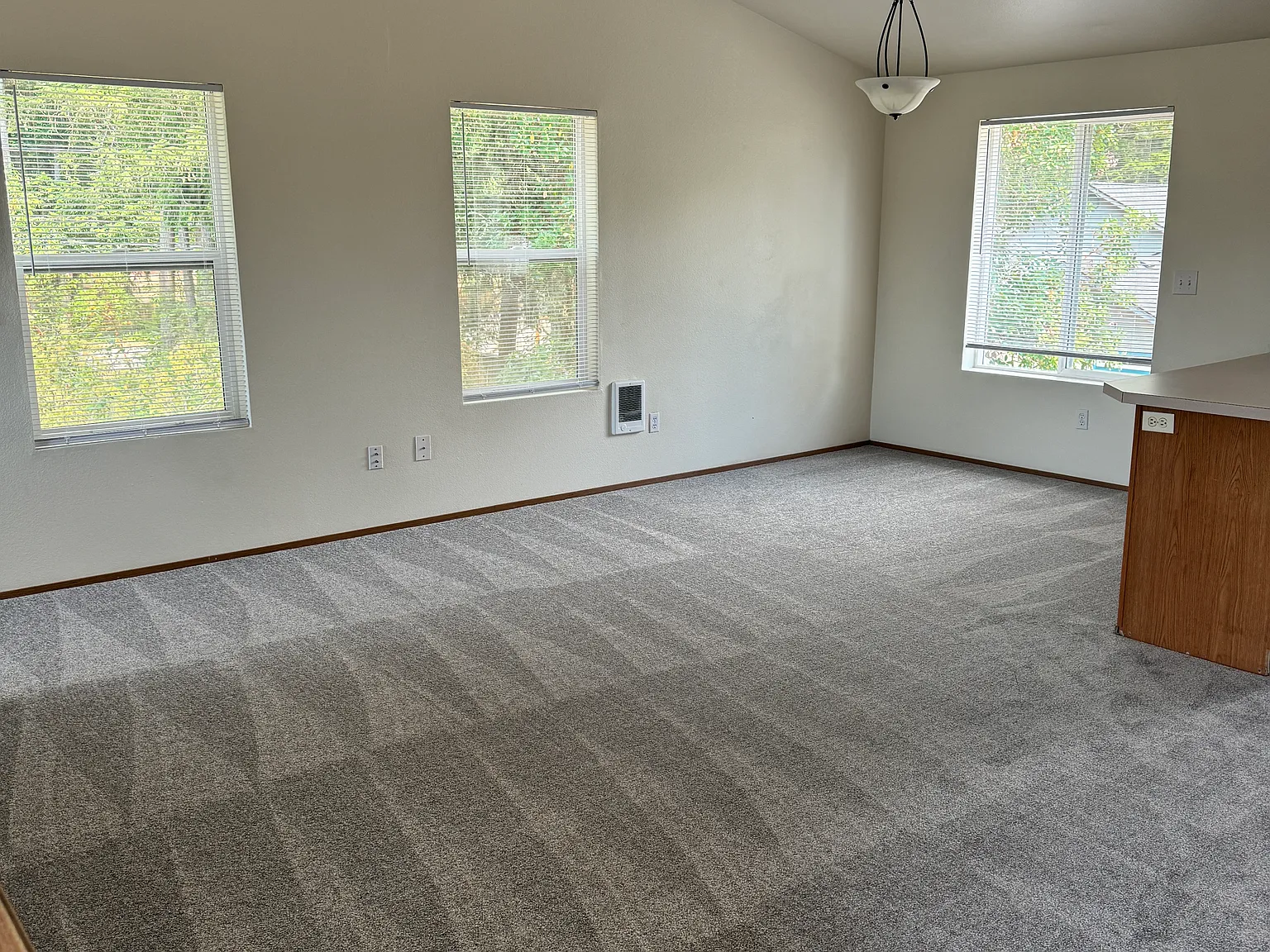 2 bed, 850 sqft, $1,975 — Photo 2